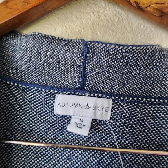 Autumn Skye blue black and white knit cardigan sweater Sz Medium - Picture 4 of 9